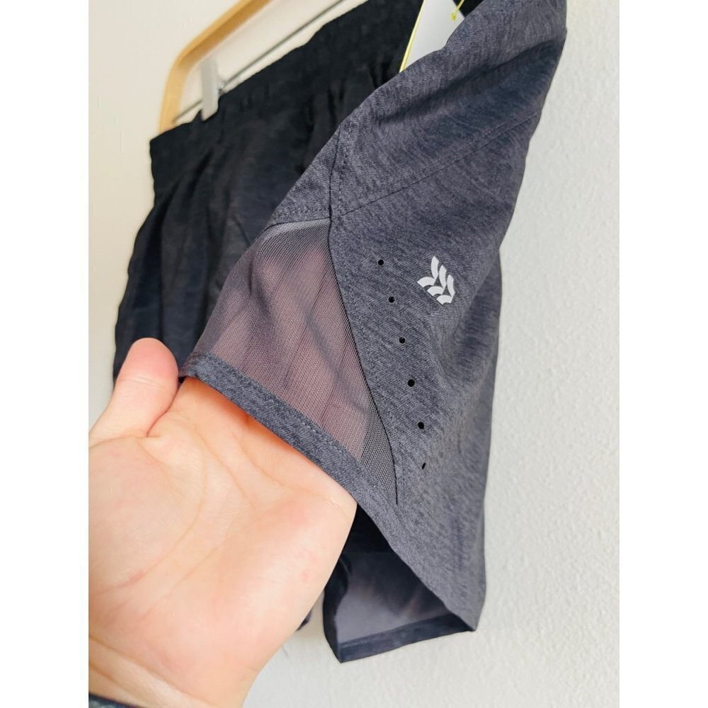 NWT All In Motion mid rise runners shorts - Picture 4 of 6